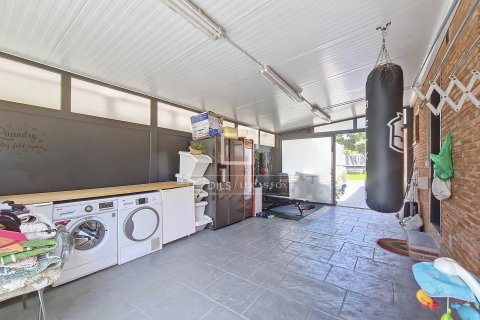 Villa for sale in Vilanova i la Geltru, Barcelona, Spain 4 bedrooms, 244 sq.m. No. 150327 - photo 9