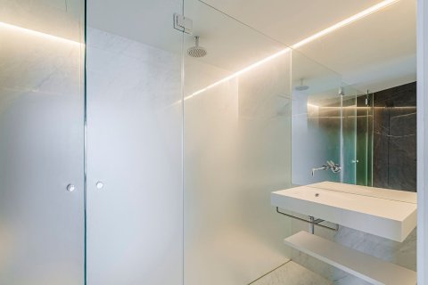 Apartament w Barcelona, Hiszpania 3 sypialnie, 236 mkw. nr 148877 – zdjęcie 19