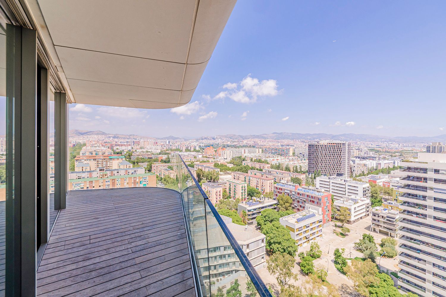 Appartamento a Barcelona, Spagna 3 camere da letto, 286 mq. N° 148876