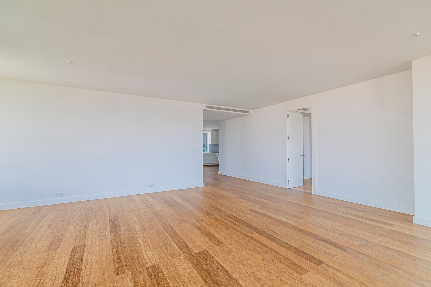 Appartamento a Barcelona, Spagna 3 camere da letto, 286 mq. N° 148876