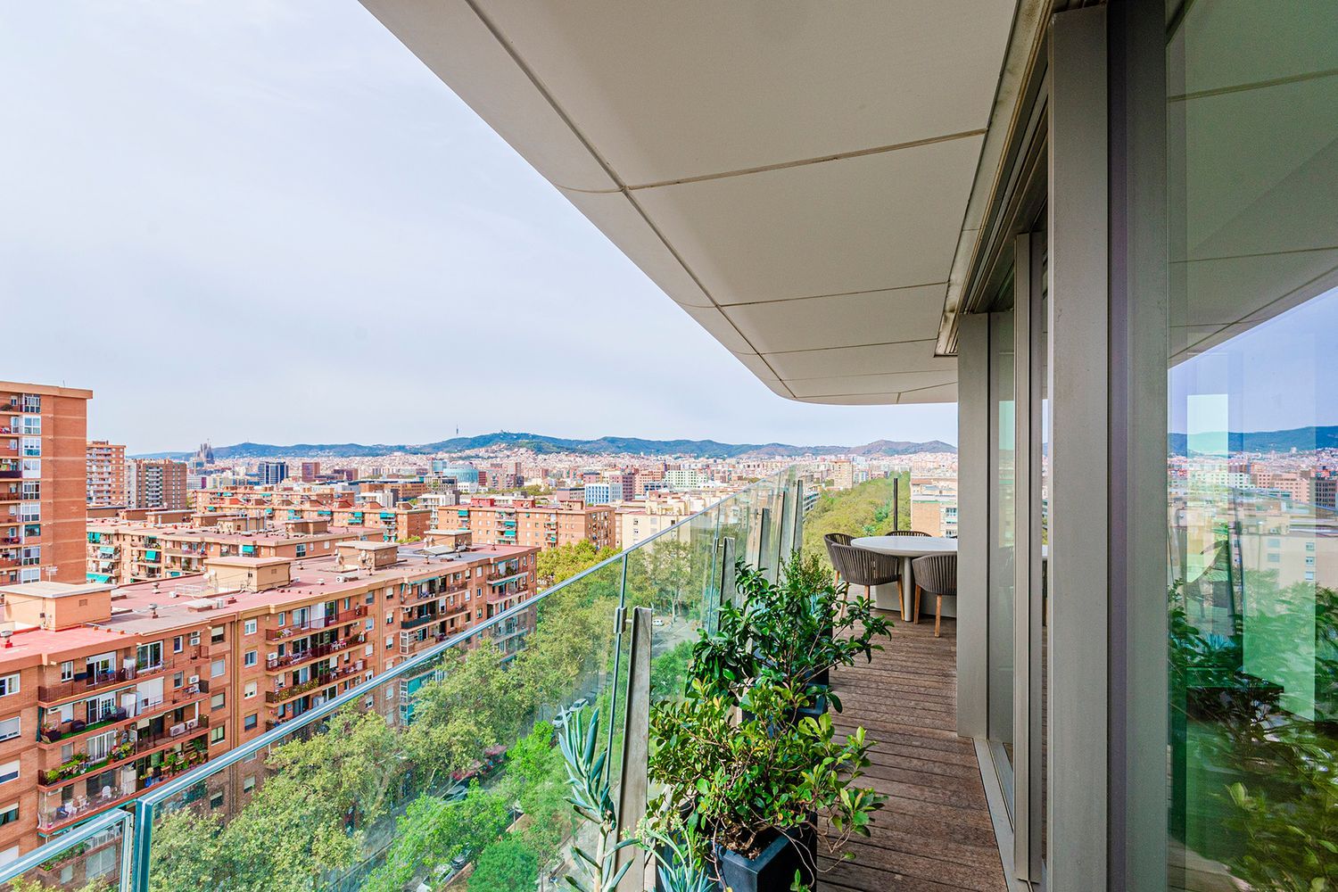 Appartamento a Barcelona, Spagna 3 camere da letto, 284 mq. N° 148878