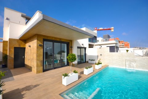 Продажа виллы в Сан-Мигель-де-Салинас, Аликанте, Испания 3 спальни, 135м2 №144696 - фото 1