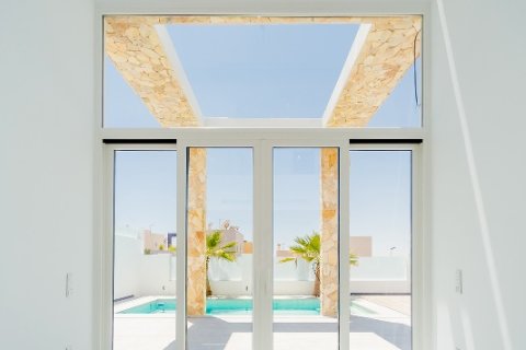 Продажа виллы в Ла Мата, Аликанте, Испания 4 спальни, 127м2 №144697 - фото 4