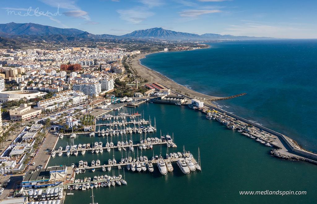 Villa en Estepona, Málaga, España 4 dormitorios, 180 m2 No. 192991