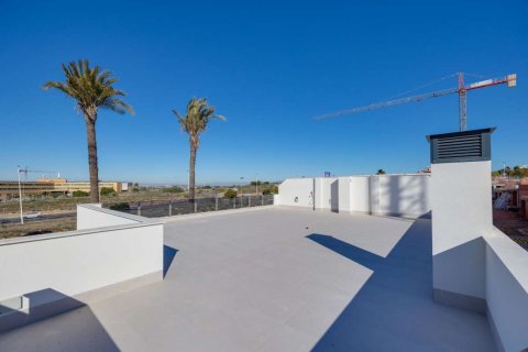 Сasa en venta en Torrevieja, Alicante, España 3 dormitorios, 141.56 m2 No. 181422 - foto 2
