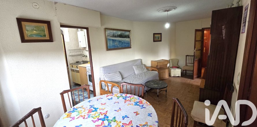 Apartment à Madrid, Espagne 3 chambres, 63 m2 No. 152365