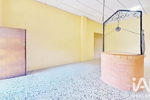 Triplex for sale in Alicante, Spain 4 bedrooms, 458 sq.m. No. 187815 - photo 11