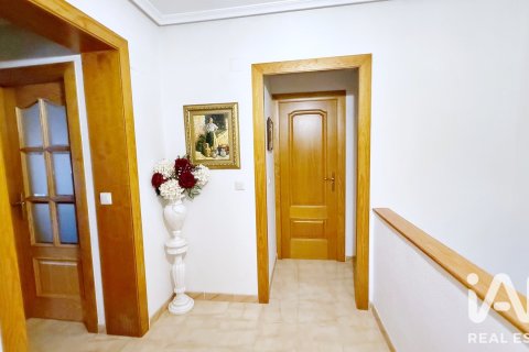 Triplex for sale in Alicante, Spain 4 bedrooms, 458 sq.m. No. 187815 - photo 27