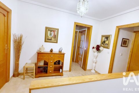 Triplex for sale in Alicante, Spain 4 bedrooms, 458 sq.m. No. 187815 - photo 29