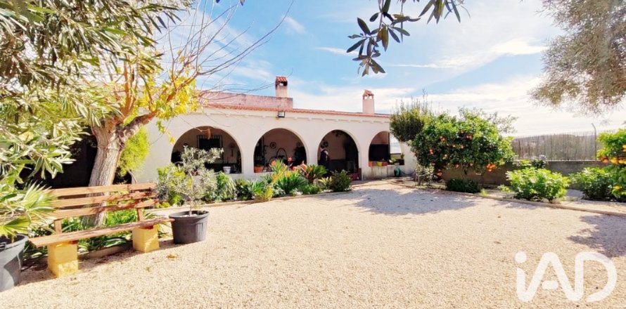 Triplex in Alicante, Spain 4 bedrooms, 458 sq.m. No. 187815