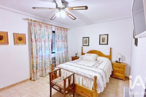 Triplex for sale in Alicante, Spain 4 bedrooms, 458 sq.m. No. 187815 - photo 23