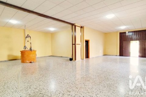 Triplex for sale in Alicante, Spain 4 bedrooms, 458 sq.m. No. 187815 - photo 10