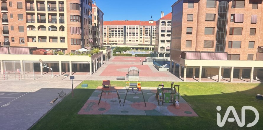 Apartment in Logrono, La Rioja, Spain 2 bedrooms, 82 sq.m. No. 187814