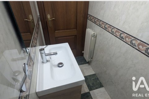 Apartment for sale in Logrono, La Rioja, Spain 2 bedrooms, 82 sq.m. No. 187814 - photo 25