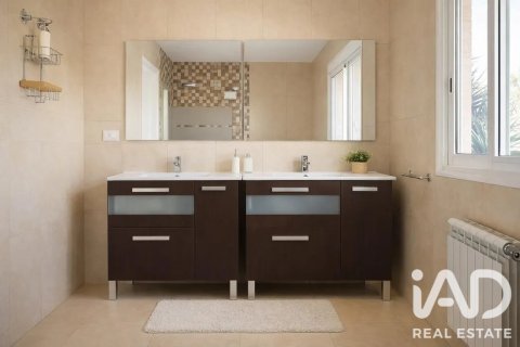 House for sale in Salou, Tarragona, Spain 6 bedrooms, 526 sq.m. No. 187810 - photo 21