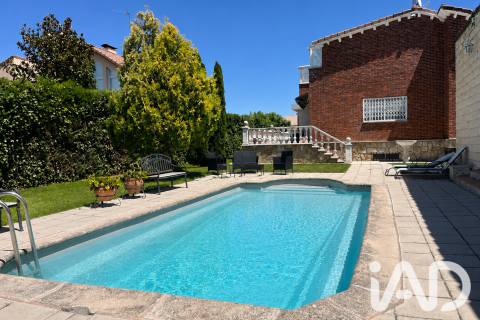 House for sale in Castrillo Del Val, Burgos, Spain 6 bedrooms, 440 sq.m. No. 187812 - photo 1