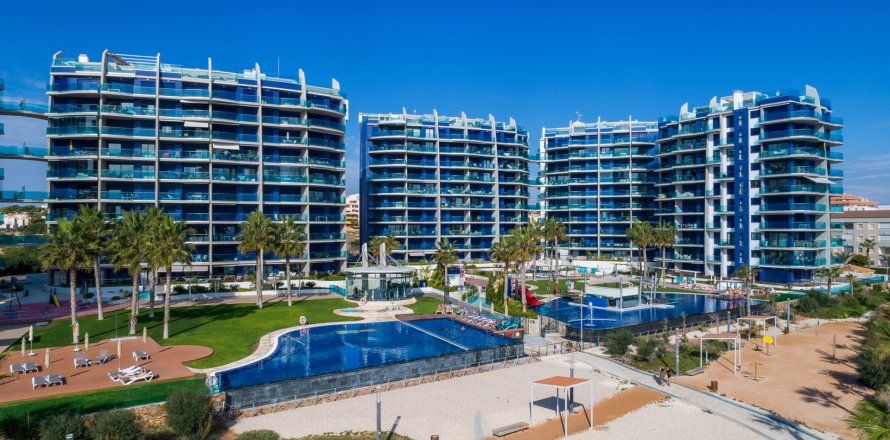 Apartment in Punta Prima, Alicante, Spain 2 bedrooms, 175 sq.m. No. 147840