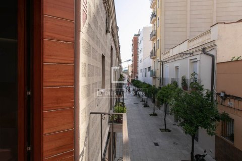 Apartment for sale in Barcelona, Spain 2 bedrooms, 69 sq.m. No. 192613 - photo 12