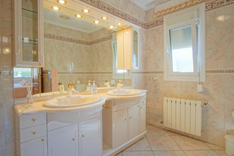 Продажа виллы в Бенисса, Аликанте, Испания 8 спален, 696м2 №149023 - фото 29