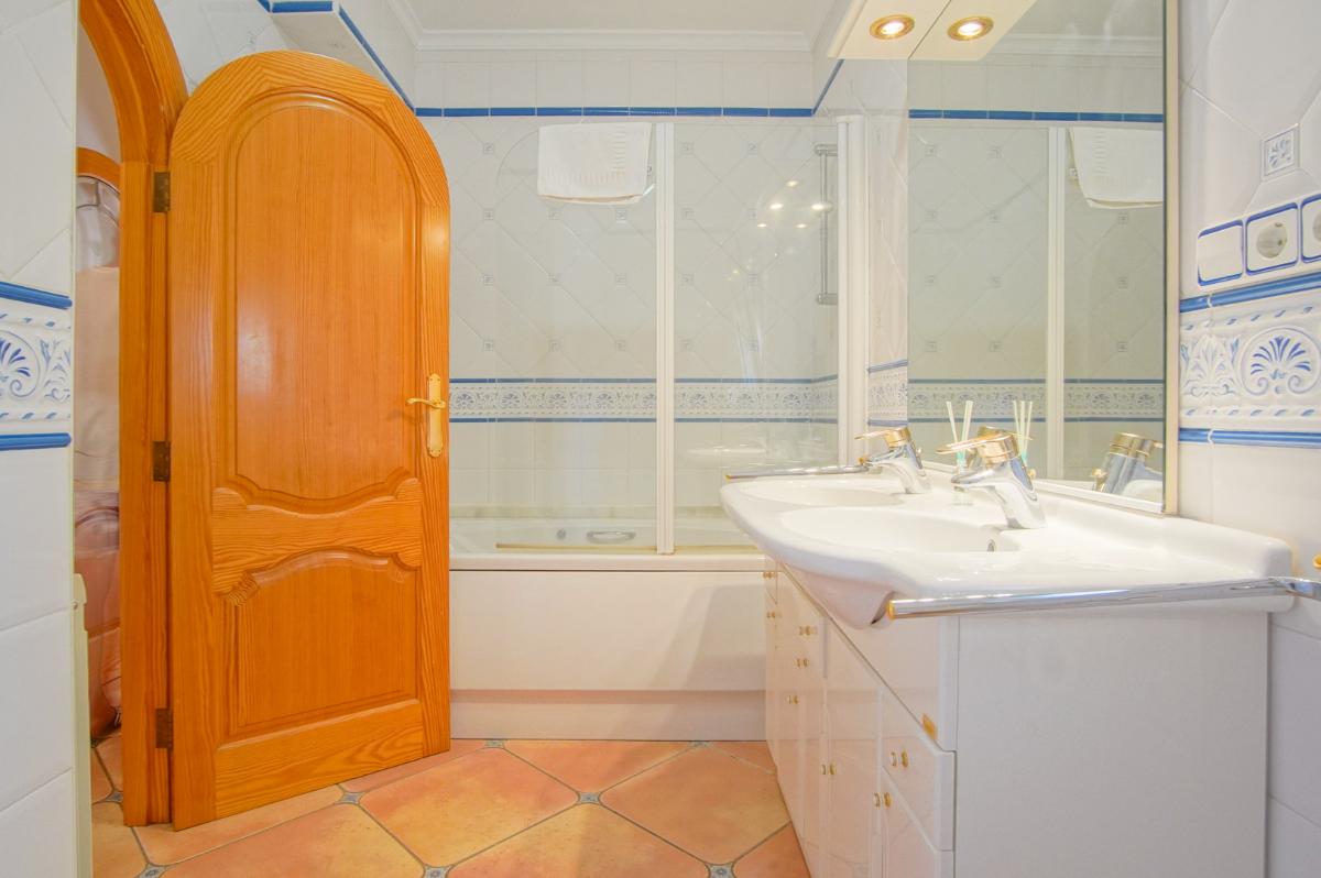 Villa i Benissa, Alicante, Spanien 8 sovrum, 696 kvm. Nr. 149023