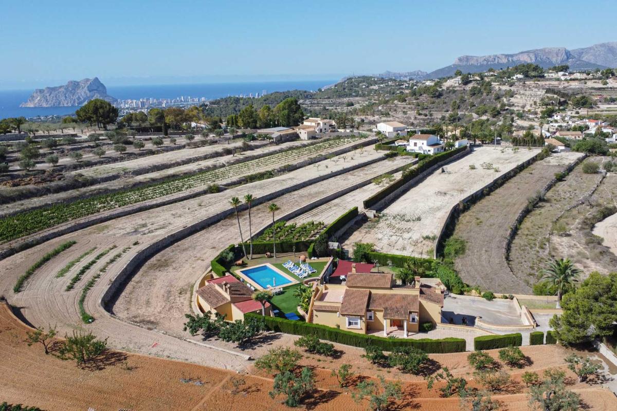 Villa i Benissa, Alicante, Spanien 8 sovrum, 696 kvm. Nr. 149023