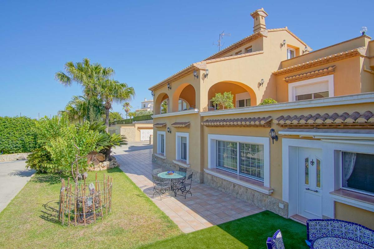 Villa i Benissa, Alicante, Spanien 8 sovrum, 696 kvm. Nr. 149023