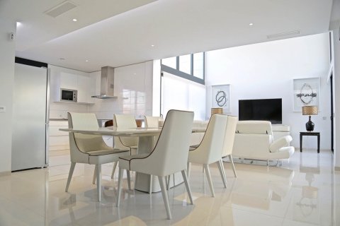 Villa for sale in Campoamor, Alicante, Spain 3 bedrooms, 190 sq.m. No. 145079 - photo 2