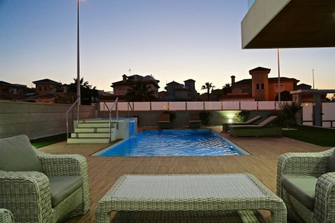 Villa for sale in Campoamor, Alicante, Spain 3 bedrooms, 190 sq.m. No. 145079 - photo 11