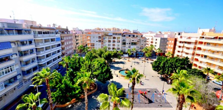 Apartamento Torrevieja, Alicante, España 3 dormitorios, 74 m2 No. 138534