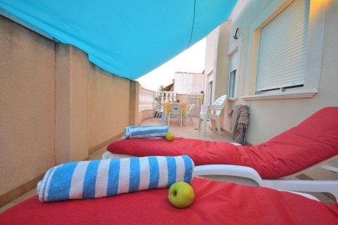 Apartamento en venta Torrevieja, Alicante, España 3 dormitorios, 74 m2 No. 138534 - foto 3