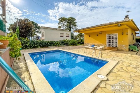 Huvila myytävänä Lloret de Mar, Girona, Espanja, 3 makuuhuonetta, 125 m2 No. 138535 - kuva 3