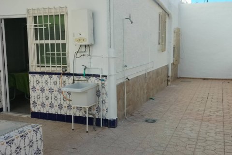 Radhus till salu i Torre de la Horadada, Alicante, Spanien 5 sovrum, 85 kvm. Nr. 155060 - foto 4