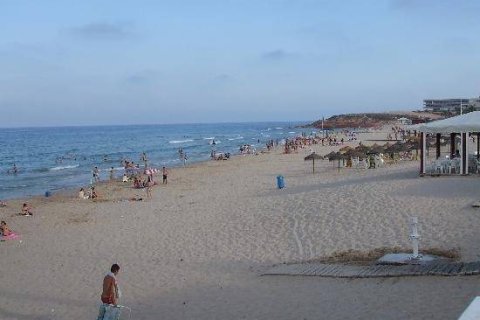 Radhus till salu i Torre de la Horadada, Alicante, Spanien 5 sovrum, 85 kvm. Nr. 155060 - foto 28