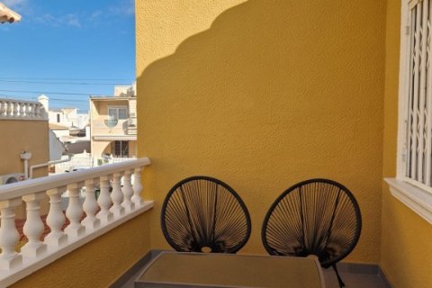 Radhus till salu i Playa Flamenca II, Alicante, Spanien 3 sovrum, 117 kvm. Nr. 155058 - foto 11