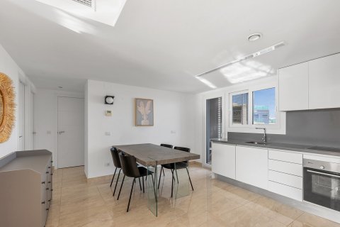 Продажа квартиры в Пунта Прима, Аликанте, Испания 3 спальни, 139м2 №154504 - фото 20