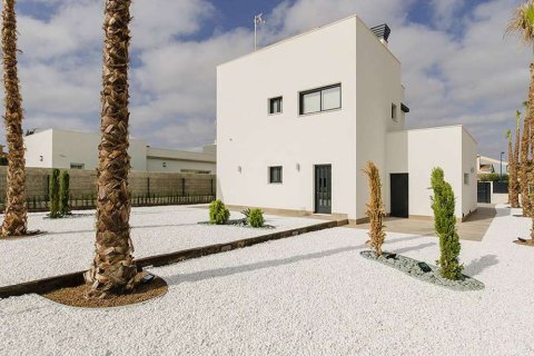 Villa till salu i Orihuela, Alicante, Spanien 6 sovrum, 239.5 kvm. Nr. 175296 - foto 3