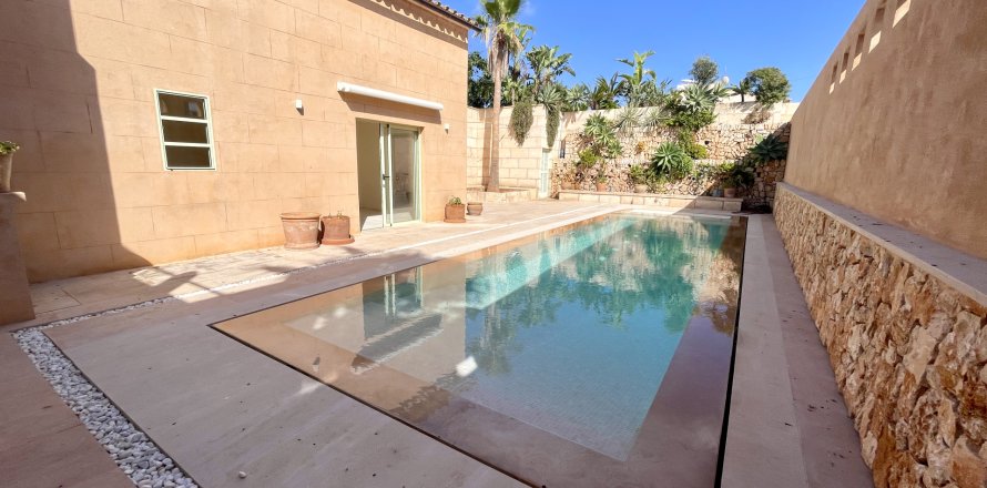 Radhus i Ses Salines, Mallorca, Spanien 3 sovrum, 402 kvm. Nr. 139110