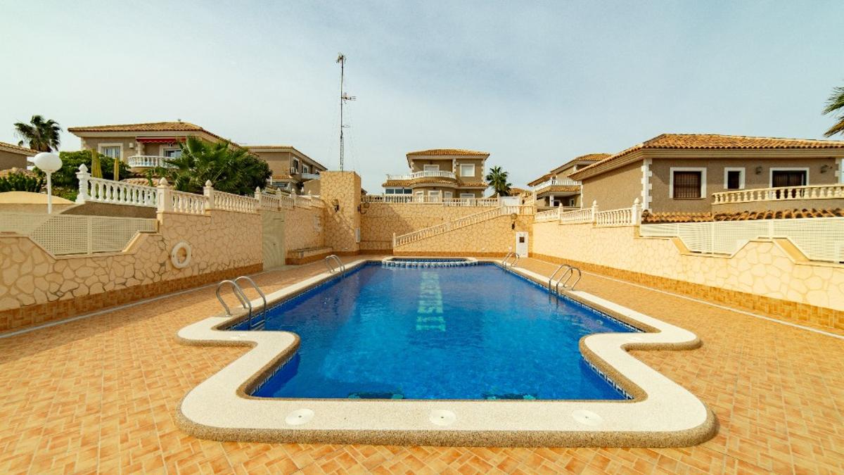 Villa en Los Altos, Alicante, España 2 dormitorios, 106 m2 No. 149012
