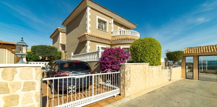 Villa in Los Altos, Alicante, Spain 2 bedrooms, 106 sq.m. No. 149012
