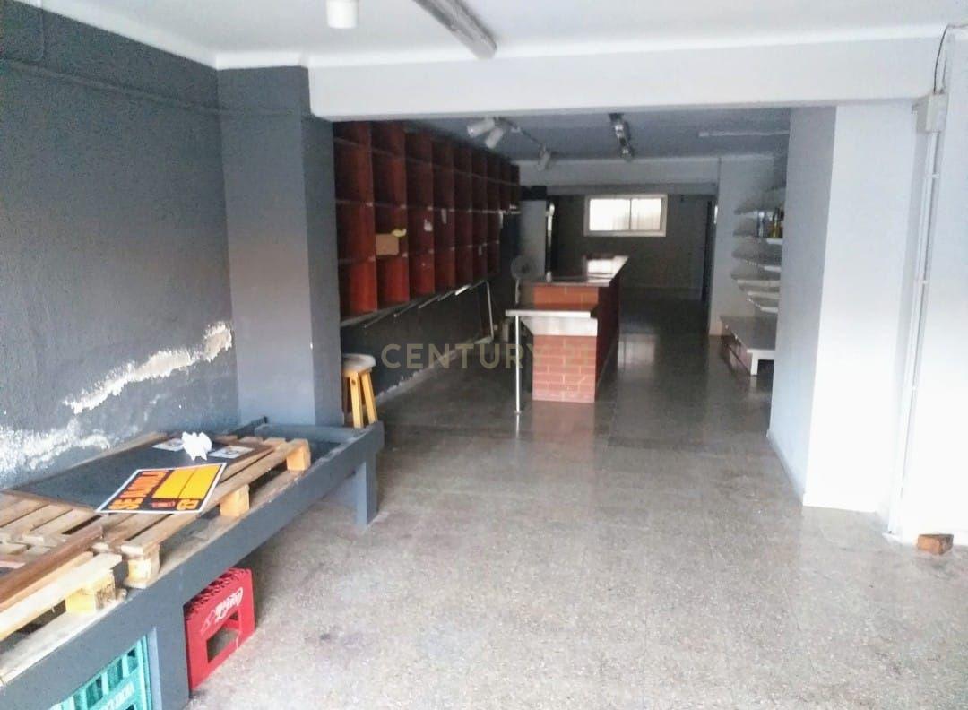 Proprietà commerciale a Sant Feliu de Llobregat, Barcelona, Spagna 160 mq. N° 186663