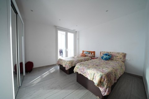 Продажа квартиры в Аликанте, Испания 3 спальни, 130м2 №179787 - фото 3