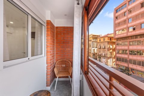 Apartamento en Alicante, España 2 dormitorios, 84 m2 No. 179782