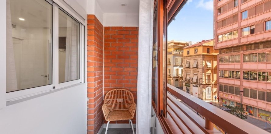 Apartment in Alicante, Spain 2 bedrooms, 84 sq.m. No. 179782
