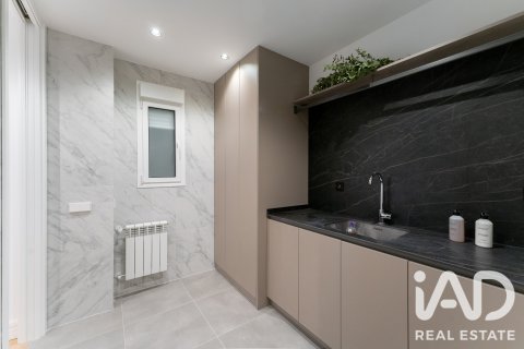 Продажа квартиры в Мадрид, Испания 3 спальни, 353м2 №187725 - фото 1