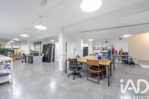 Commercial property for sale in Madrid, Spain 2 bedrooms, 357 sq.m. No. 187726 - photo 11