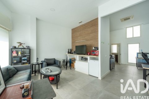 Commercial property for sale in Madrid, Spain 2 bedrooms, 357 sq.m. No. 187726 - photo 3