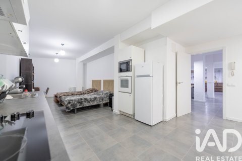 Commercial property for sale in Madrid, Spain 2 bedrooms, 357 sq.m. No. 187726 - photo 19