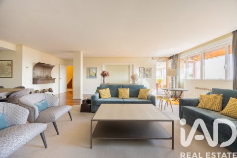 Продажа триплекса в Мадрид, Испания 4 спальни, 411м2 №187723 - фото 3