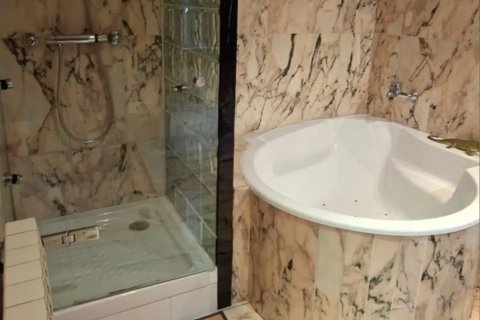 Продажа квартиры в Витория-Гастейс, Алава, Испания 3 спальни, 160м2 №187722 - фото 14
