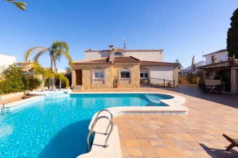 Villa zum Verkauf in Torrevieja, Alicante, Spanien 5 Schlafzimmer, 407 m2 Nr. 146196 - Foto 1